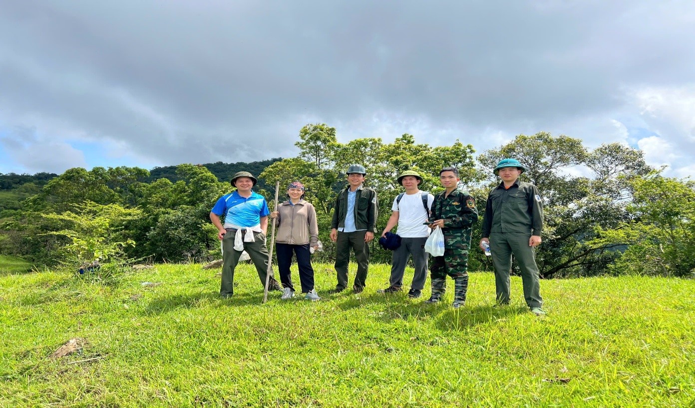 Những “bóng hồng” giữ màu xanh của rừng (Nhân dịp Ngày Quốc tế Phụ nữ 8/3)